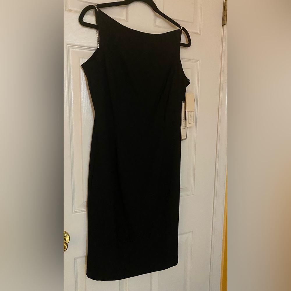 Jessica McClintock Classic Black Midi Dress